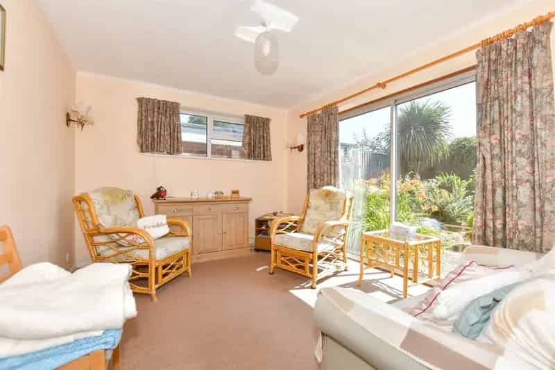 3 Bedroom Detached Bungalow for Sale in Lympne