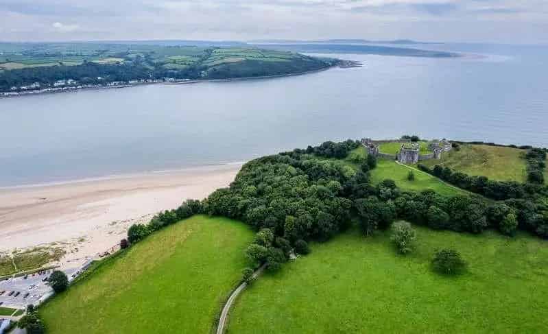 8 Bed House for Sale in Llansteffan