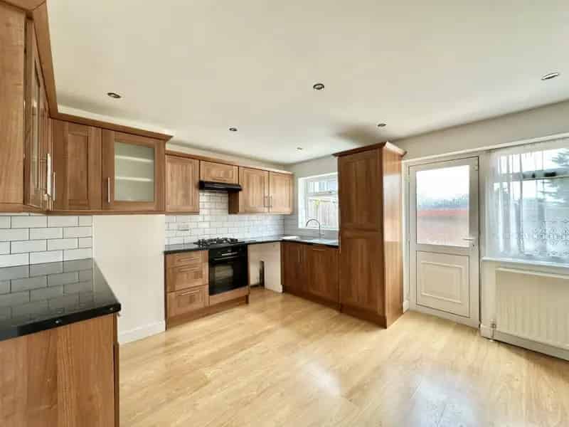 3 Bedroom House To Let North Hayes