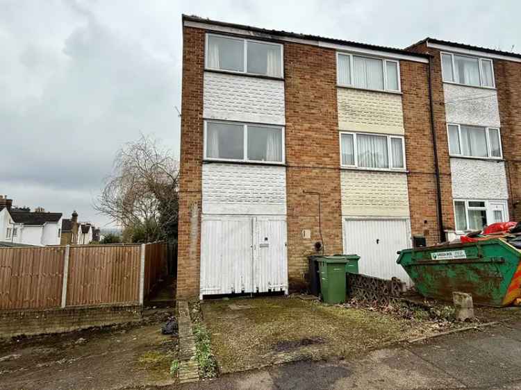 Three Storey End Terrace House Near Maidstone Town Centre