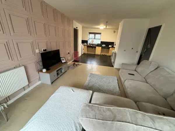 Bungalow For Rent in London, England