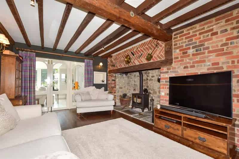 5 Bedroom Semi Detached House For Sale