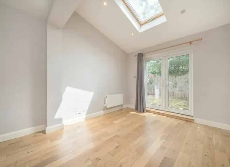 Two Bedroom Maisonette Near West Ealing Station