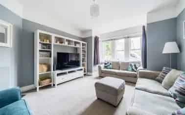 3 Bed Detached House Planning Permission Ample Parking Large Garden
