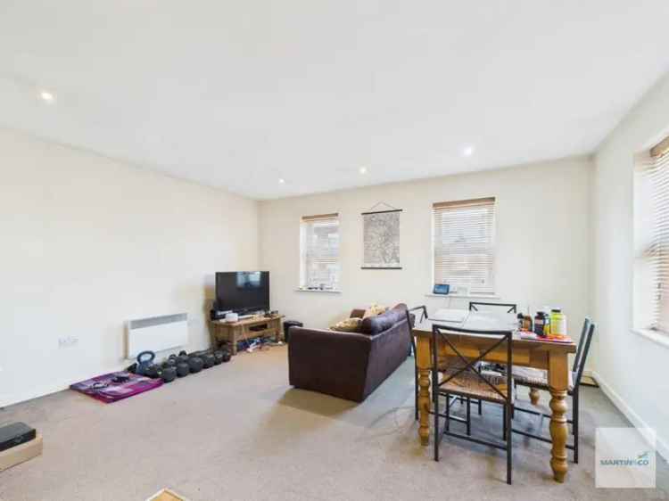 2 Bedroom Flat For Sale Near Hucknall Train Station