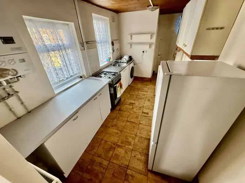 3 Bedroom End of Terrace House to Rent