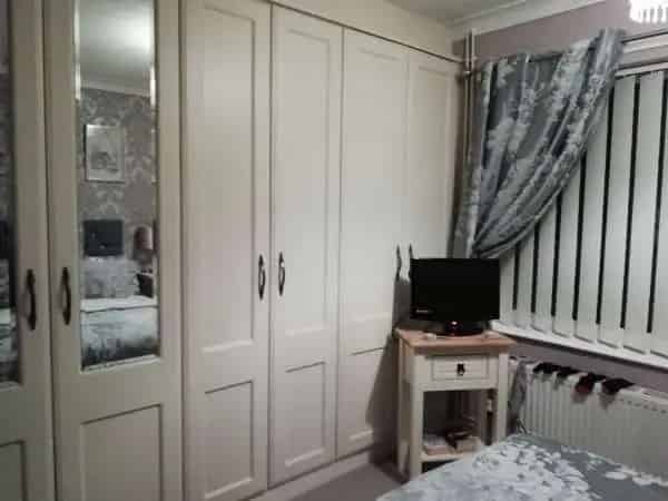 One Bedroom Bungalow with Garden Parking and New Kitchen