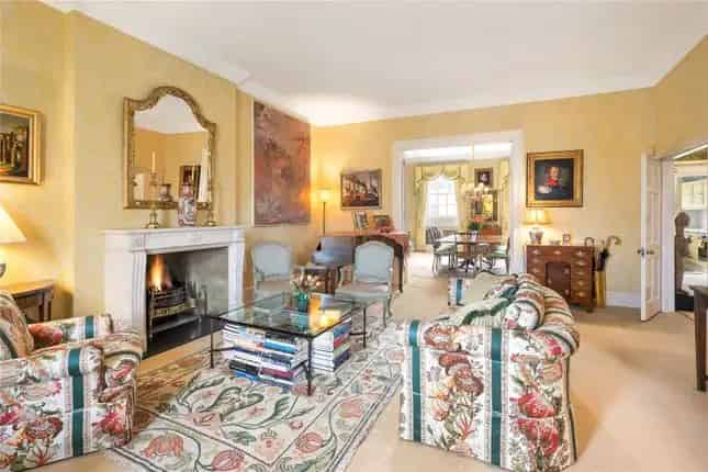 3 Bedroom Upper Maisonette Belgravia SW1X