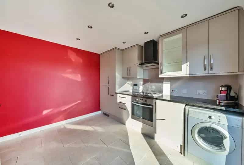 3 Bedroom Apartment For Sale