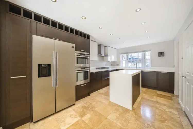 End of Terrace House near Putney Heath with Great Access to A3