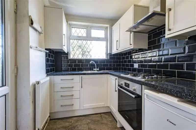 2 bed house for sale