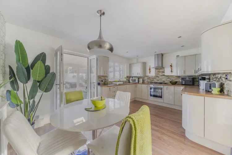 3 Bedroom Detached House for Rent Near Hilsea Shoreline