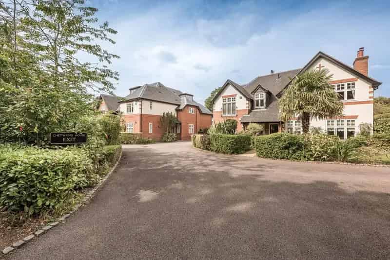 3 Bedroom Apartment for Sale in Chetwynd House