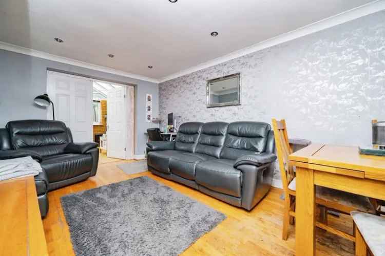 Three Bedroom End Terraced House Extended Family Home