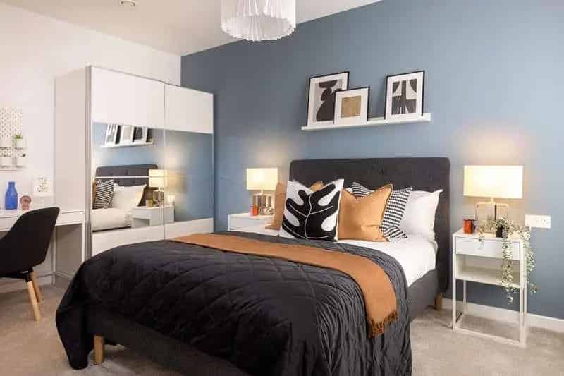3 Bed Flat for Sale in Canary Wharf with Stunning Views