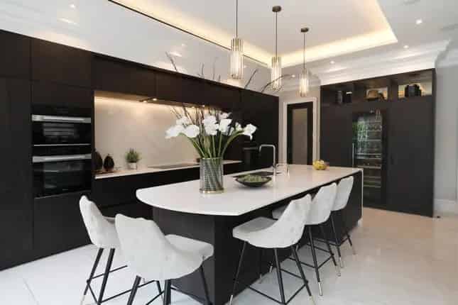 Wimbledon Family Home 5 6 Beds 5 Baths 4700 Sqft