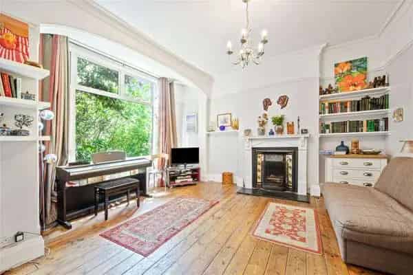 Three Bedroom House near Streatham High Road London