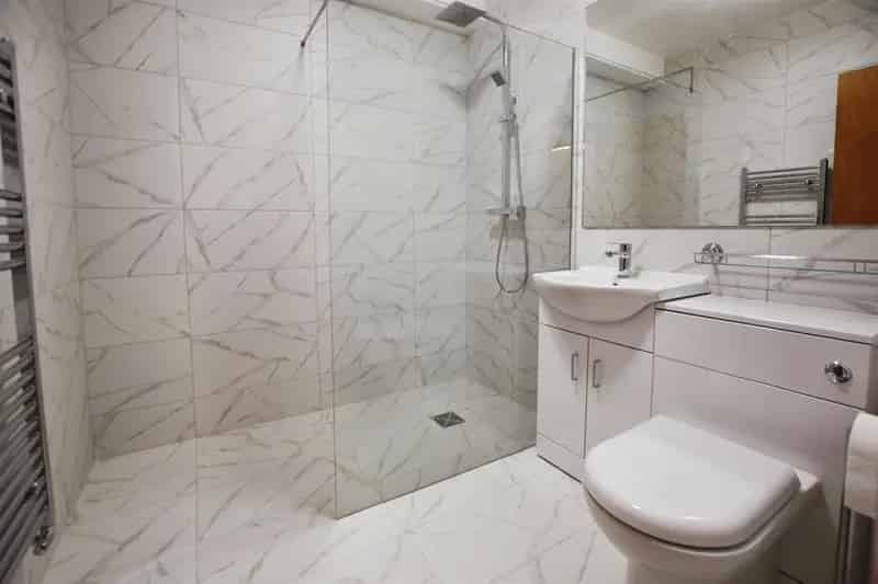 1 Bedroom Flat to Rent - Refurbished Flat with Juliet Balcony