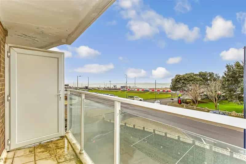 2 Bedroom Seafront Apartment for Sale