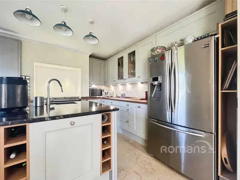 3 Bedroom Semi Detached House Alton High Street