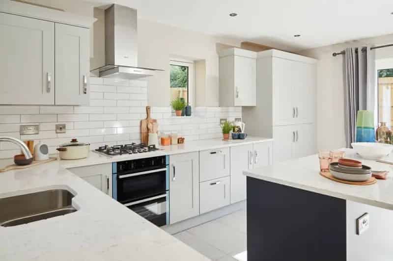 Brand New 5 Bed Family Home with Double Garage and South Facing Garden