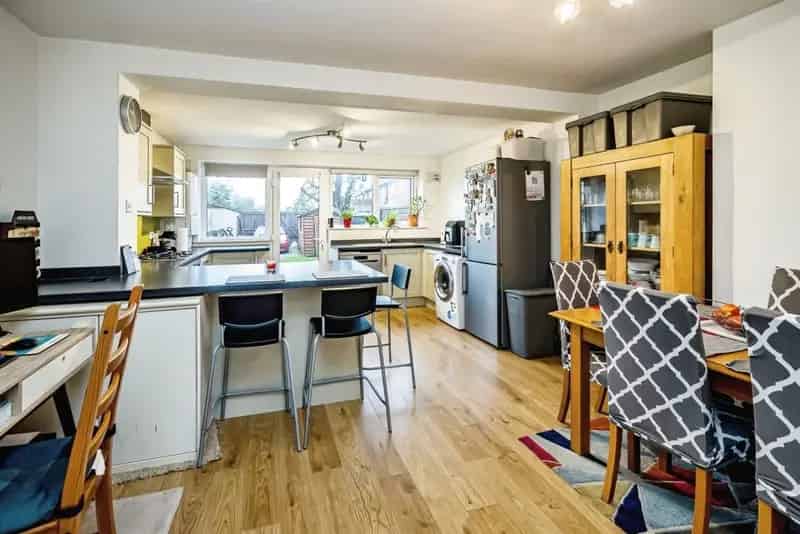 Two Bedroom House Near Schools and Amenities