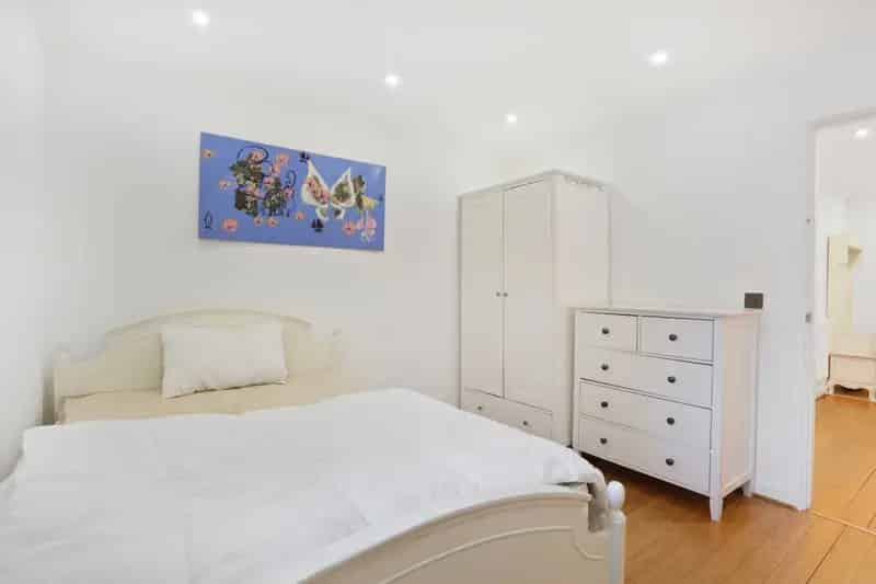 2 Bedroom Maisonette House to Rent in E14