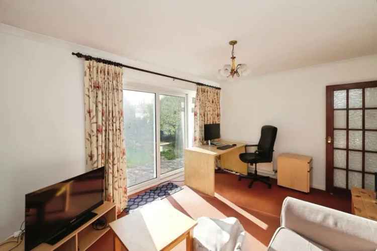 3 Bed House with Garage and Garden