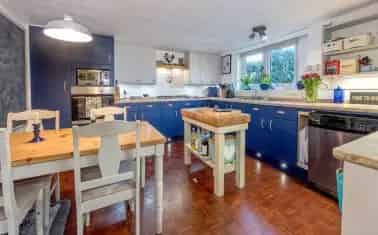Charming Cottage North Curry Three Double Bedrooms Garden Parking