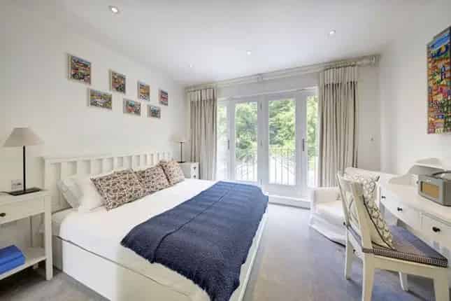 Walton Street House for Sale Newly Redecorated Garden Garage