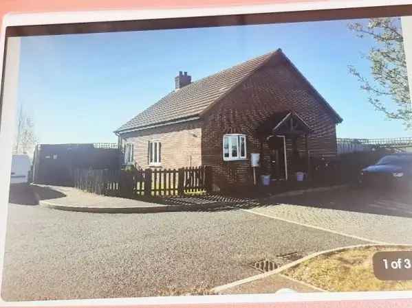 Beautiful 2 Bed Detached Bungalow in Rural Setting