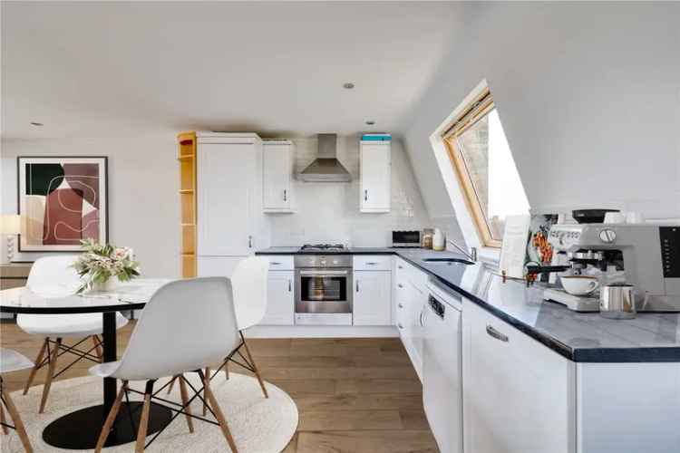 2 Bedroom Flat Fulham Parsons Green Share of Freehold