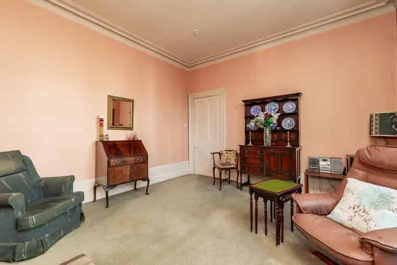 3 Bed End Terrace House Great Western Road Aberdeen