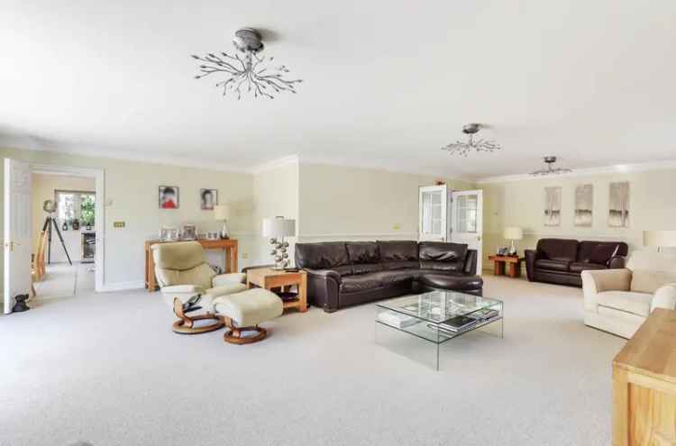 Detached House for sale with 6 bedrooms, Cuffley, Hertfordshire