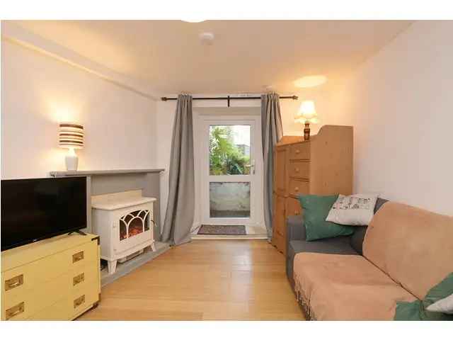 2 Bedroom Basement Garden Flat for Sale