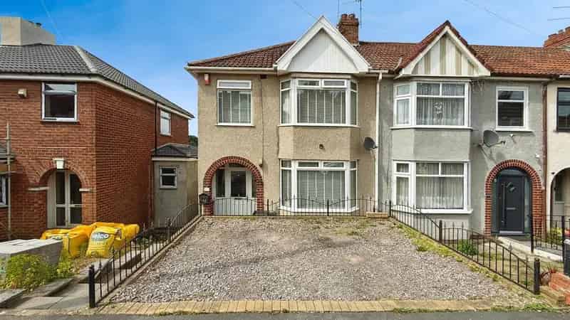 3 Bedroom End Terrace House for Sale