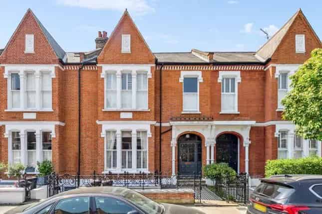 5 Bedroom Family Home for Sale in SW17