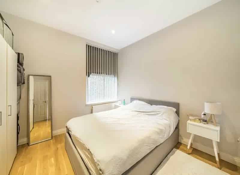 Modern 1-Bedroom Flat in East Twickenham Near Richmond Bridge