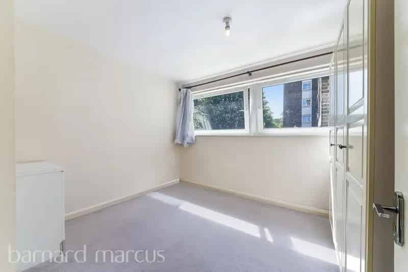 Two Double Bedroom Apartment Ealing  Zero Deposit Available