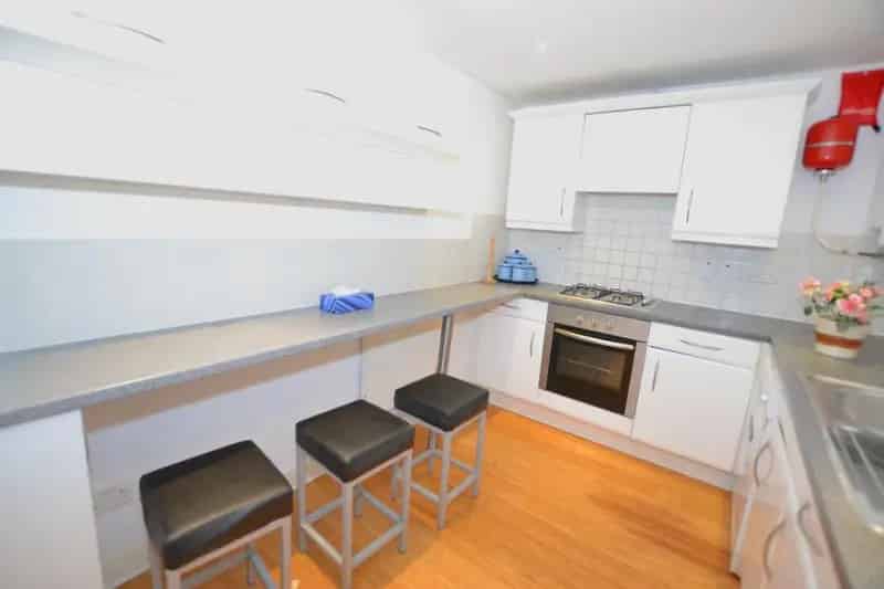 5 Bedroom Maisonette House to Rent Near Mile End Tube Station