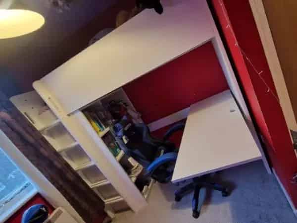 2 Bedroom Flat Near Schools and Parks with Garden and Parking