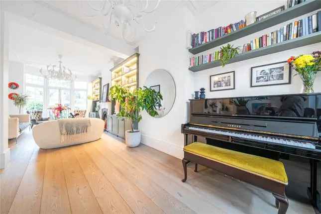 5 Bedroom Semi-Detached House for Sale in London N10