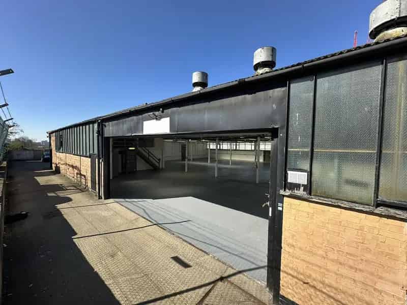 Warehouse Units Near Brent Cross West Station