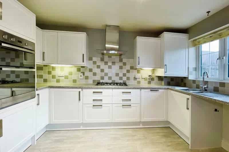 Spacious 3-Bedroom Detached Bungalow in Alcombe