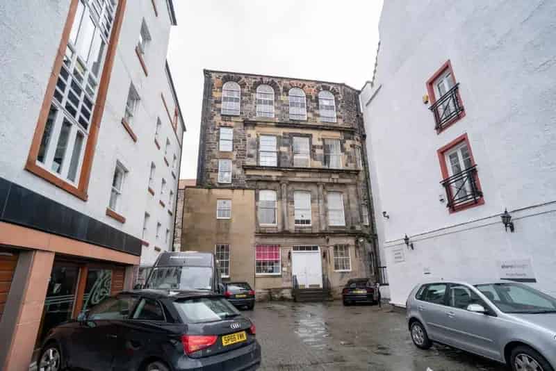 2 Bedroom Flat to Rent in Edinburgh Shore