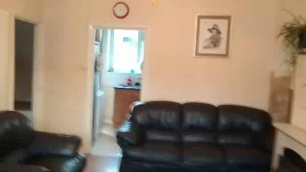 Semi Detached House 3 4 Beds Garden Parking Near Schools Shops