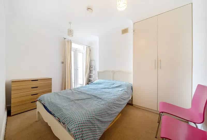 2 Bedroom Maisonette for Sale Ground Floor Victorian Conversion