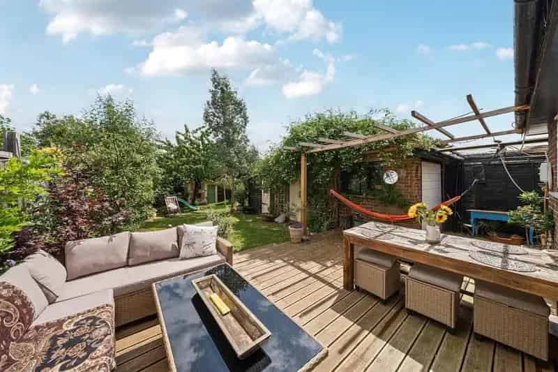 Two Double Bedroom Bungalow Near Schools