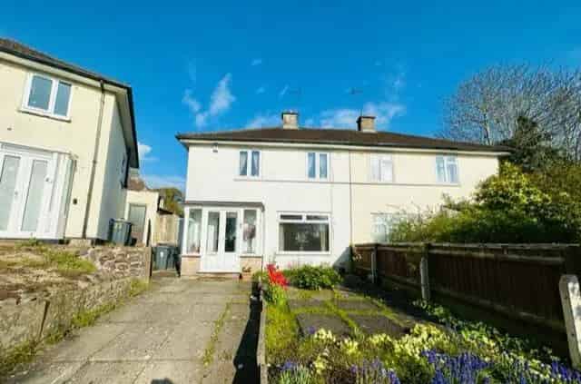 2 bedroom semi-detached house for sale