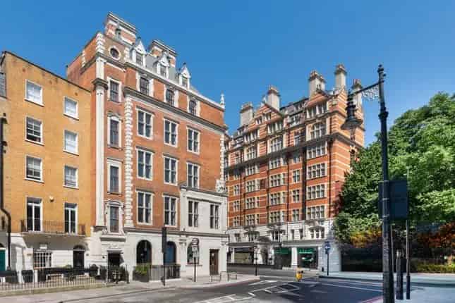 Luxury 3-Bedroom Apartment Knightsbridge Gate London